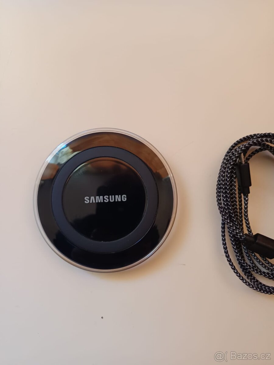 Bezdrátová nabíječka Samsung