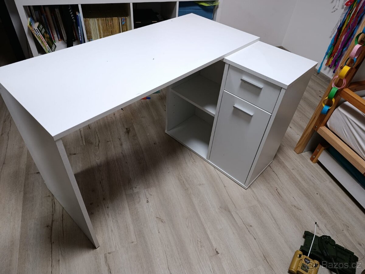 Psací stůl bílý