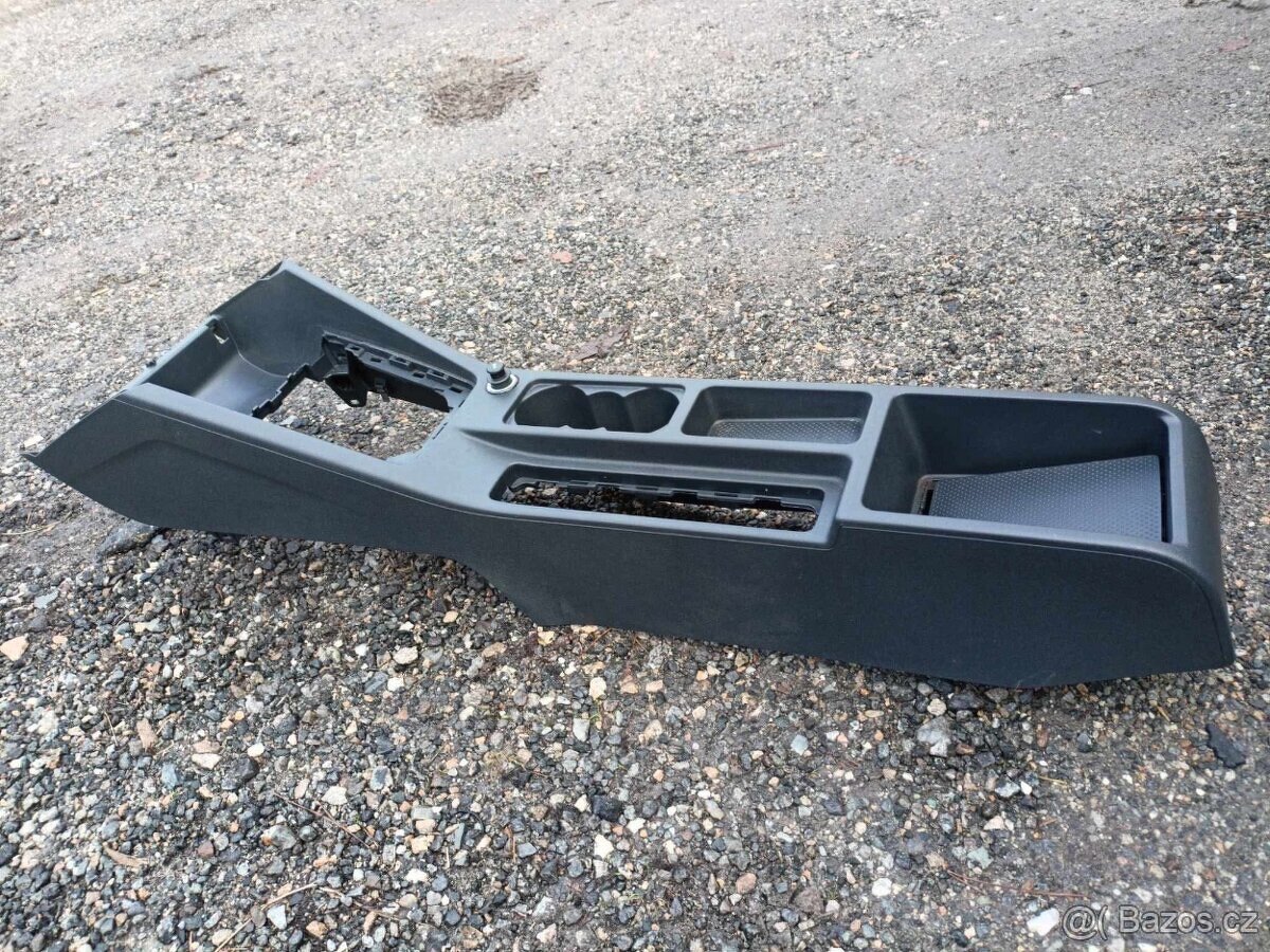 Středový tunel Škoda Octavia III