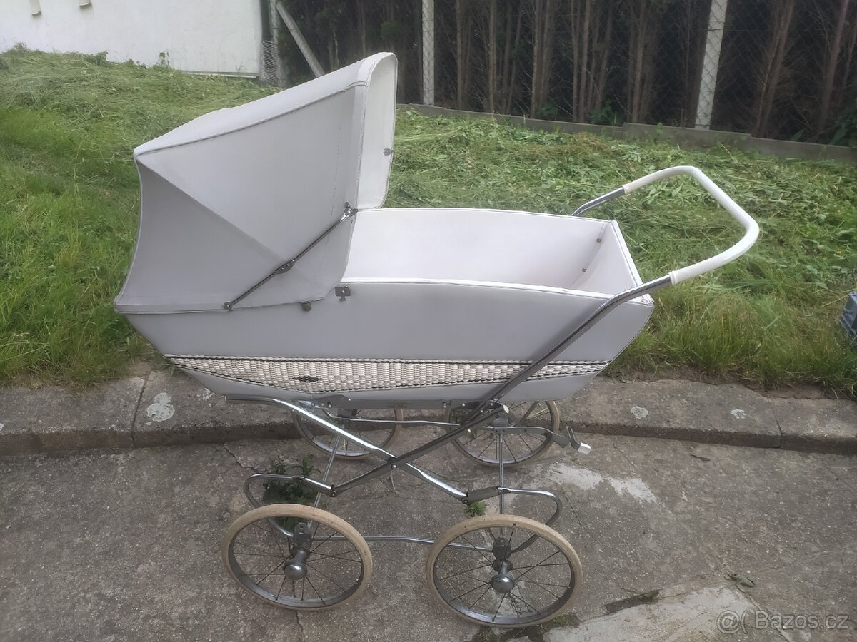 Retro kočárek, sporťák, Liberta