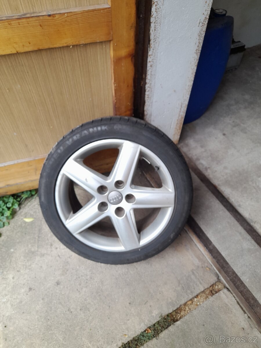 Sada alu kola Audi A4