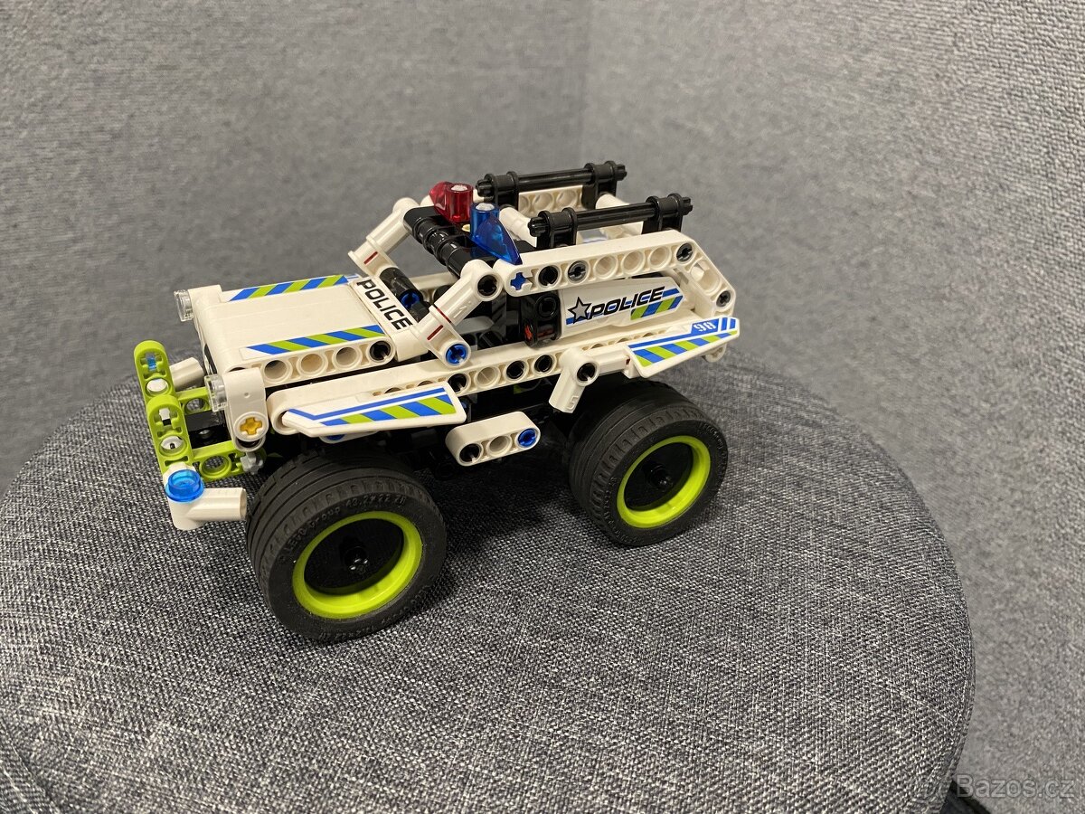 LEGO 42047 Technic Policejní zásahový vůz