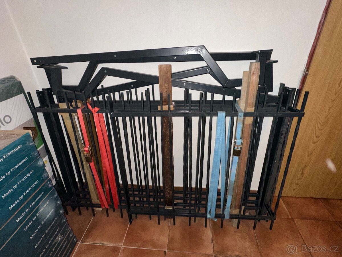 Pozinkované balkonové zábradlí lakované