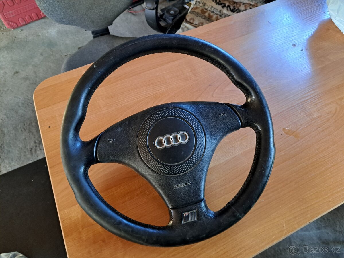 Audi volant