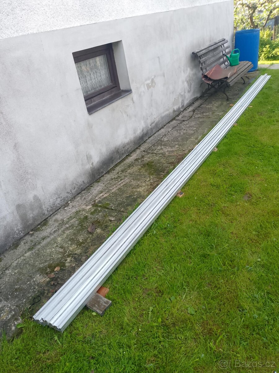 konstrukce FVE(háky,konzole,kabely atd.)