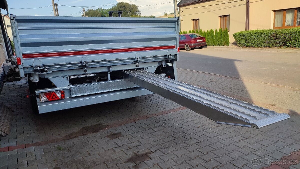Přívěs vlek podvalnik nájezdy