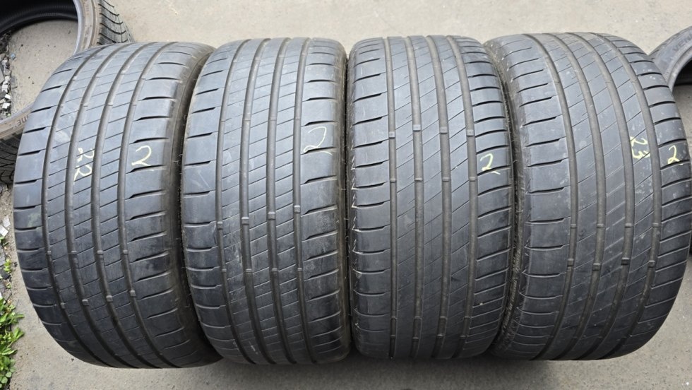Letní pneu 235/35/19 Bridgestone