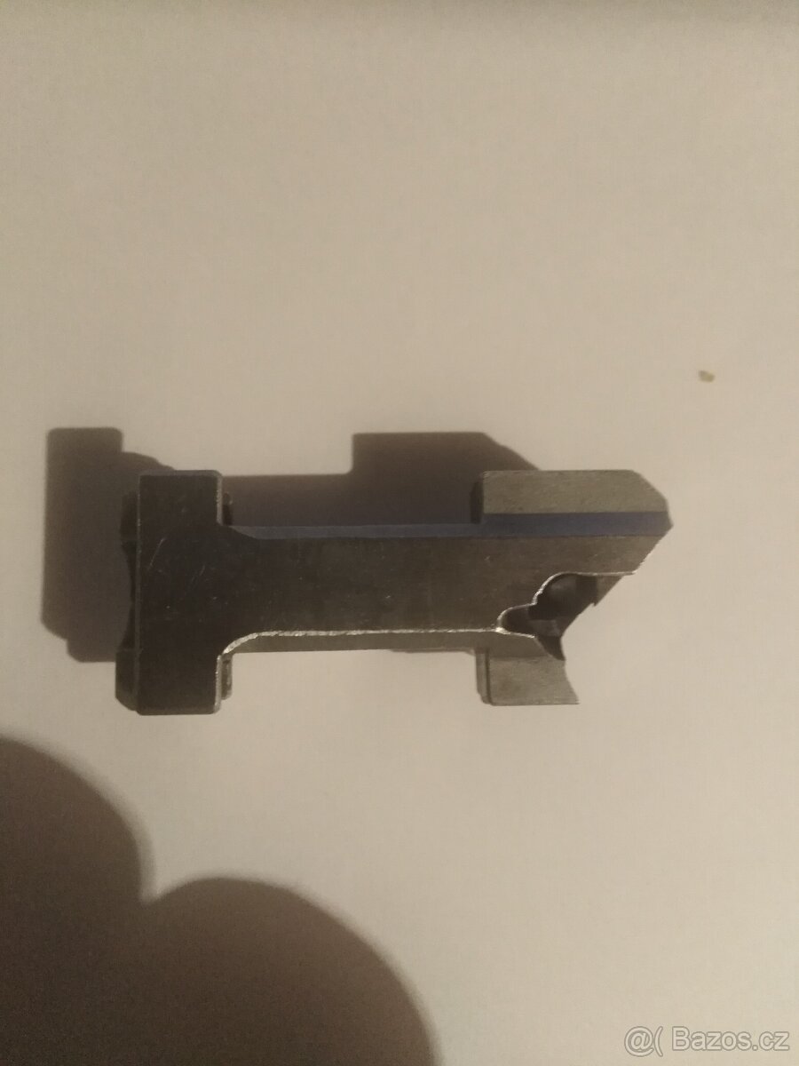 znehodnocený závorník vz.58