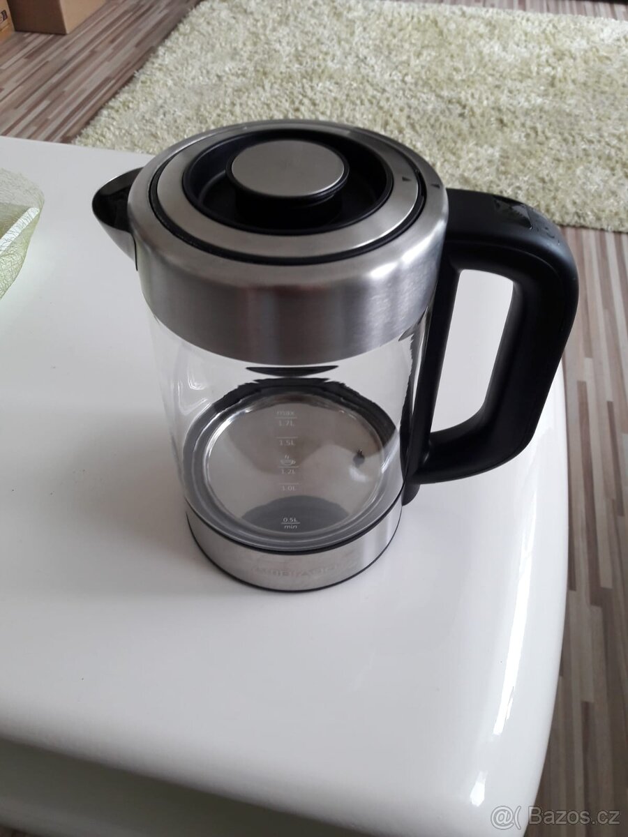 Rychlovarná konvice málo použitá