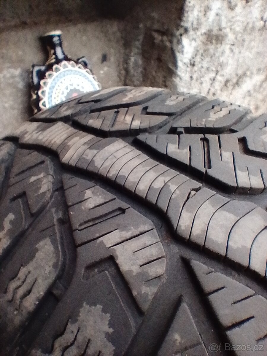 Zimní 185/65 r15
