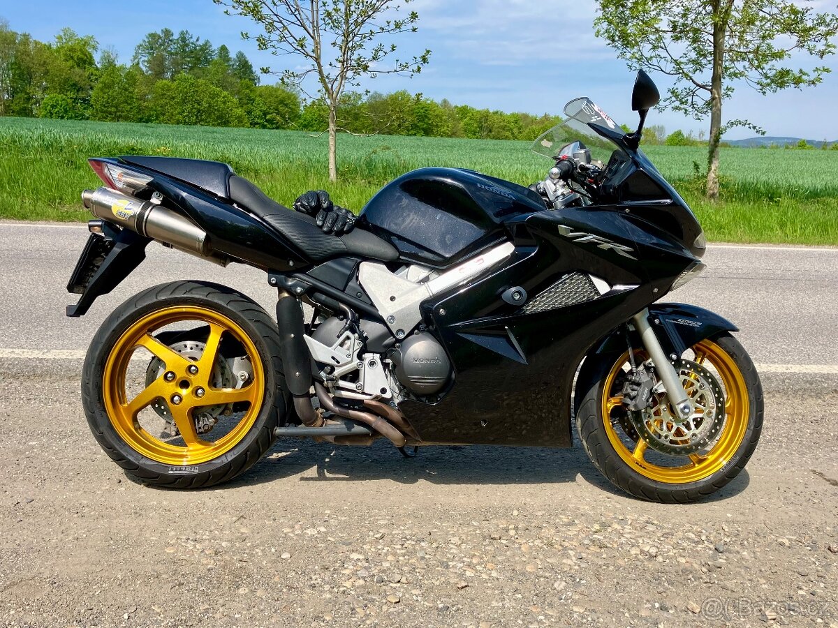 Honda VFR 800 VTEC