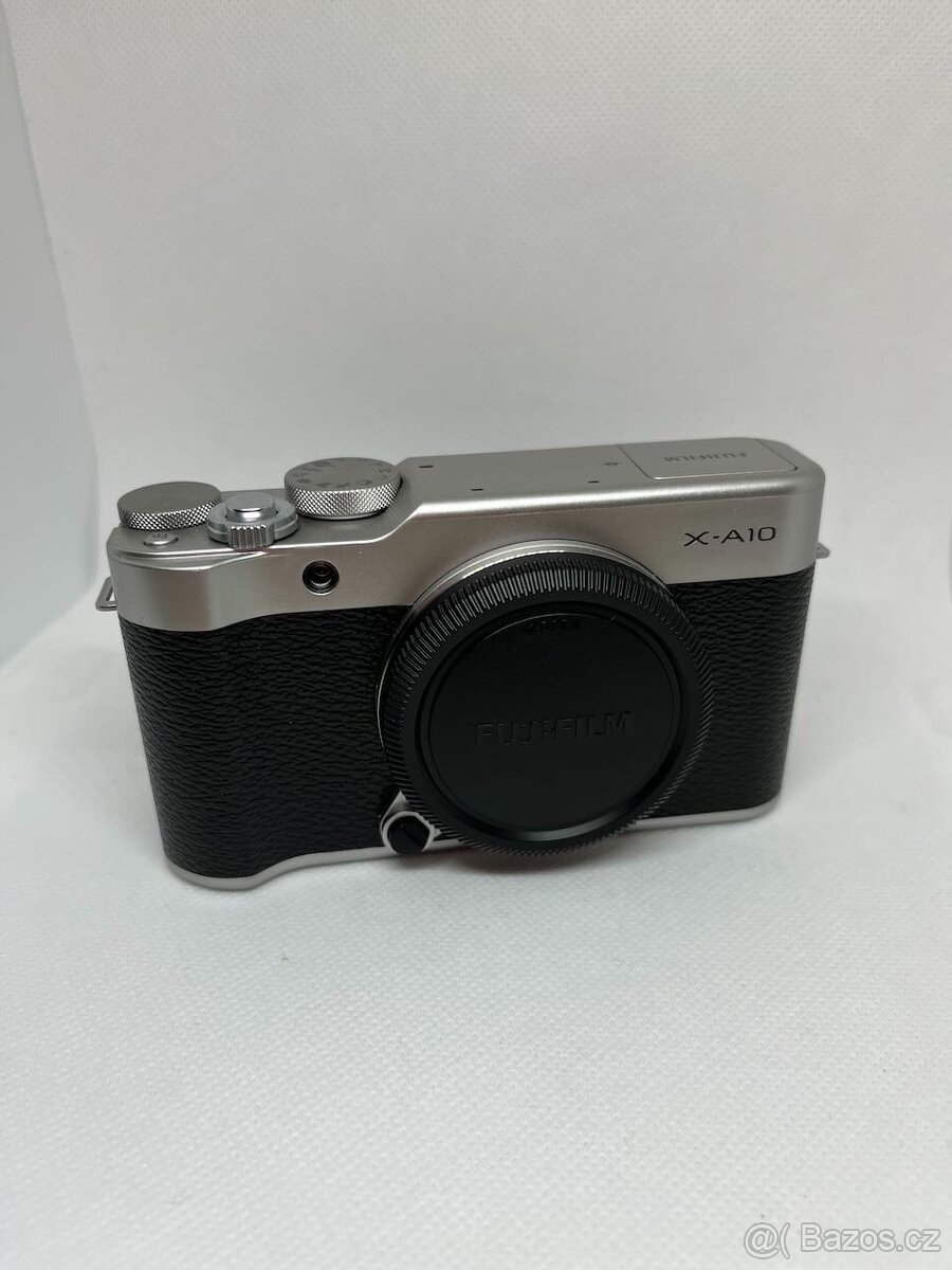 Fujifilm X-A10 + Fujinon Aspherical 16-50mm 1:3.5 - 5.6 OIS
