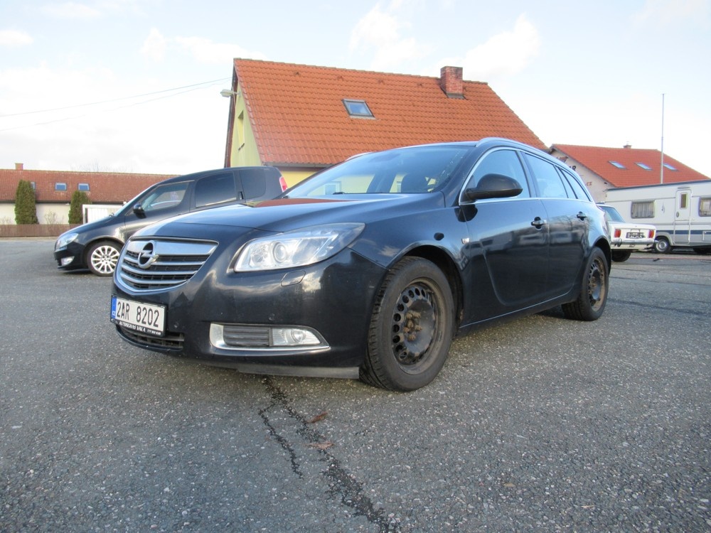 Opel Insignia 2,0 TDCI , 4x4, r.v. 2013 technicky TOP