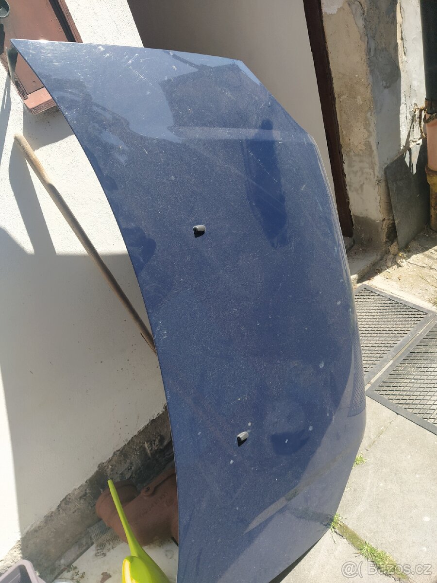 FORD KAPOTA