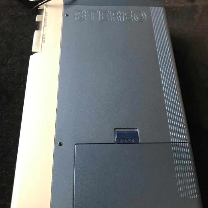 Dobrý den prodám vše krásně funguje Walkman SONY TPS L2 zde