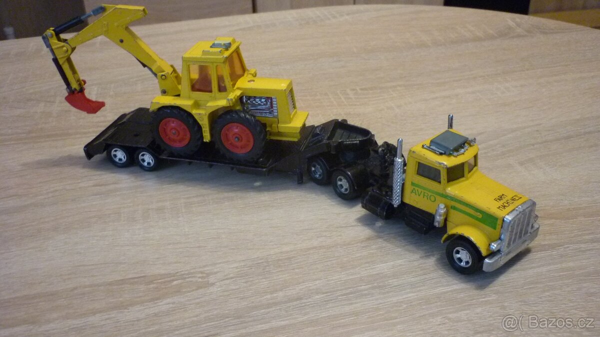 MATCHBOX SUPER KINGS ENGLAND PETRBILT K -92