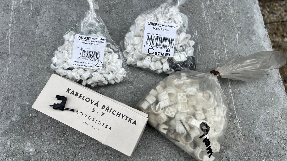 Prodám natloukací plastové kabelové příchytky vel.5a7a9mm