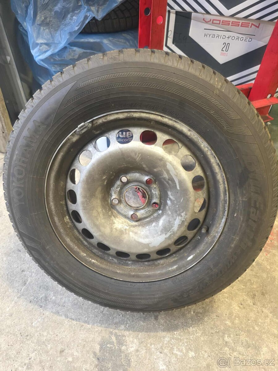 Volkswagenu Tiguan  215/65 R16 Zimní sada