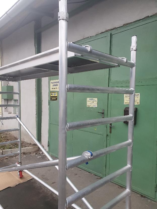 Pojízdné hliníkové lešení 4m dosah na ruce