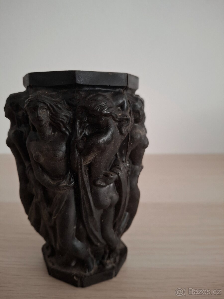 Váza ve stylu Art deco