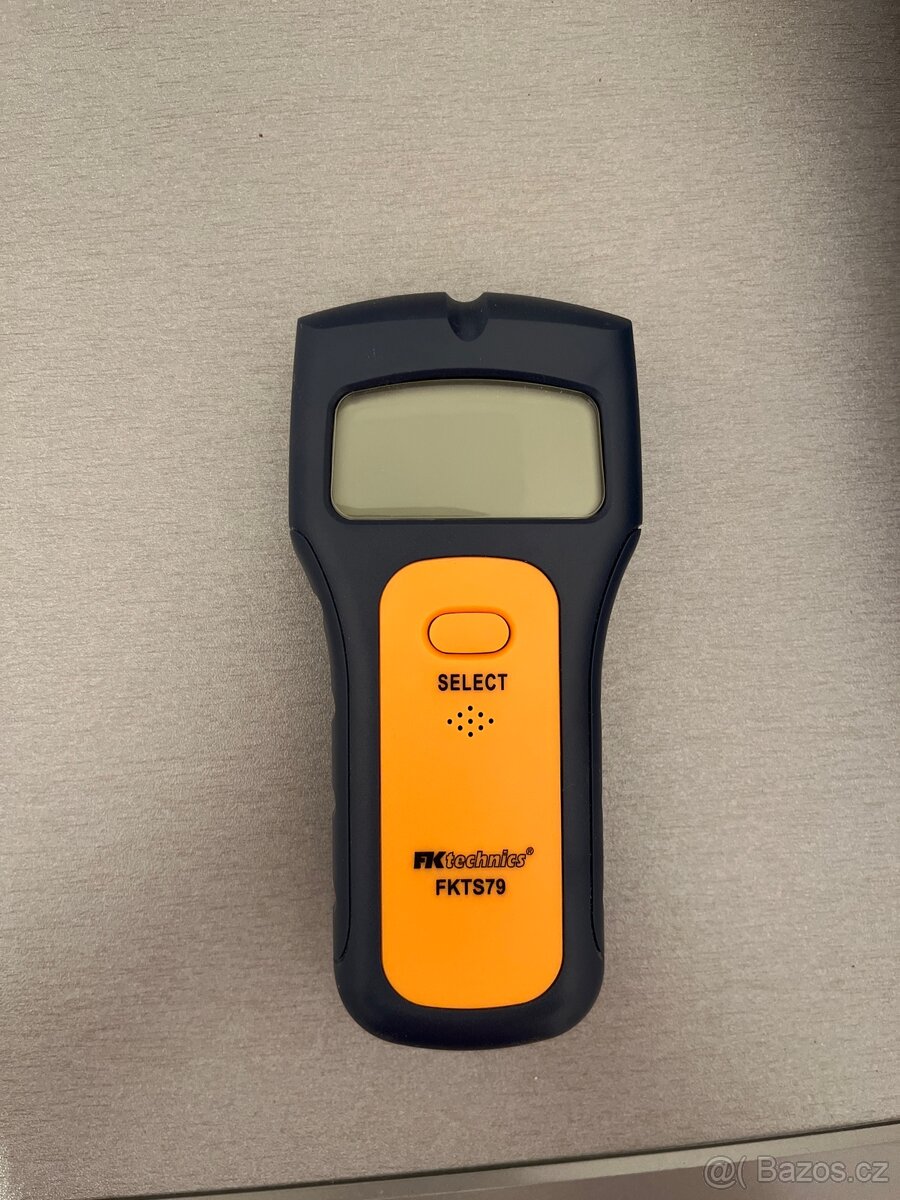 Detektor vodičů, kovu a dřeva