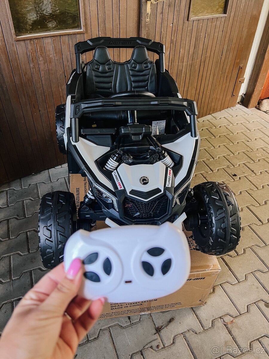 Dětská elektrická Buggy CAN-AM Maverick 800W, 24V 10Ah