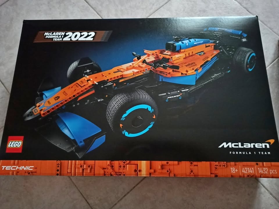 LEGO TECHNIC F1