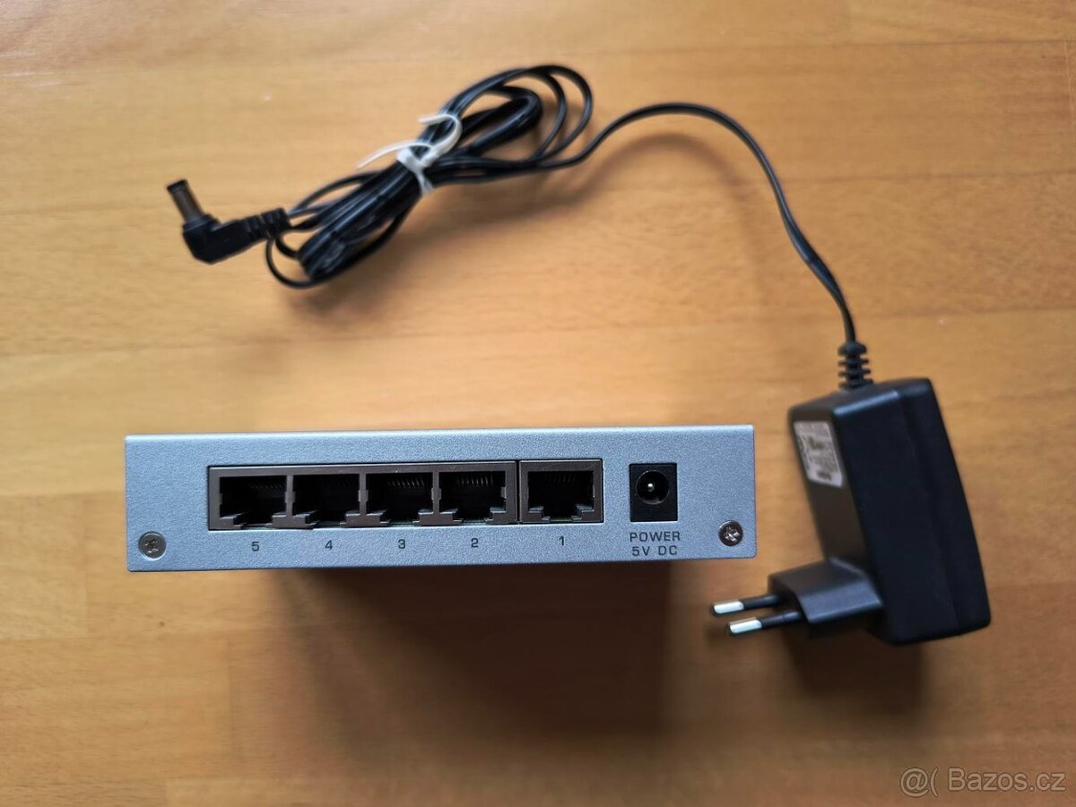 Switch Zyxel GS-105B