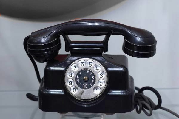 koupím starožitný, historický telefon Mikrofona, Microphona
