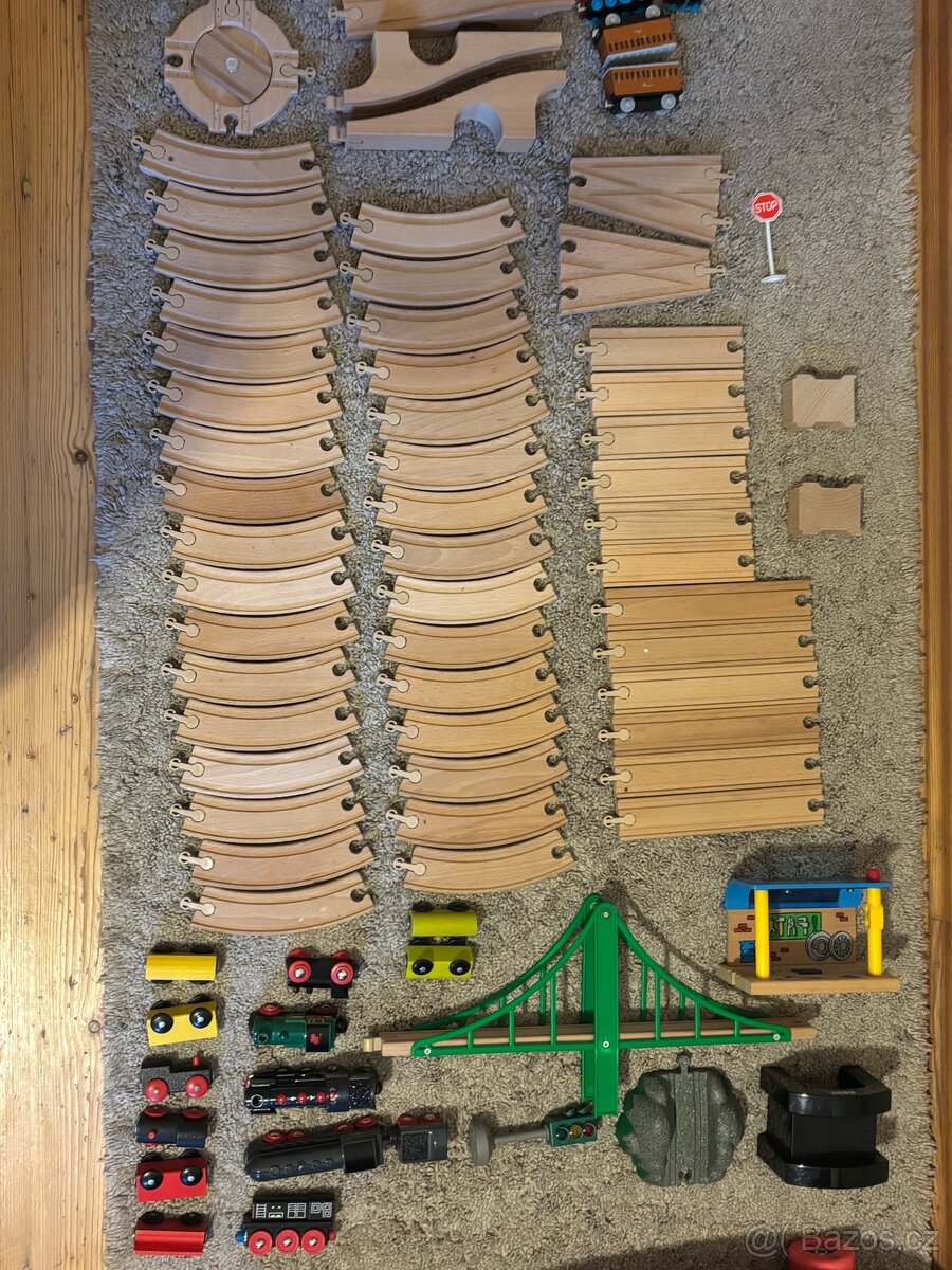 Dřevěný vláček pro děti