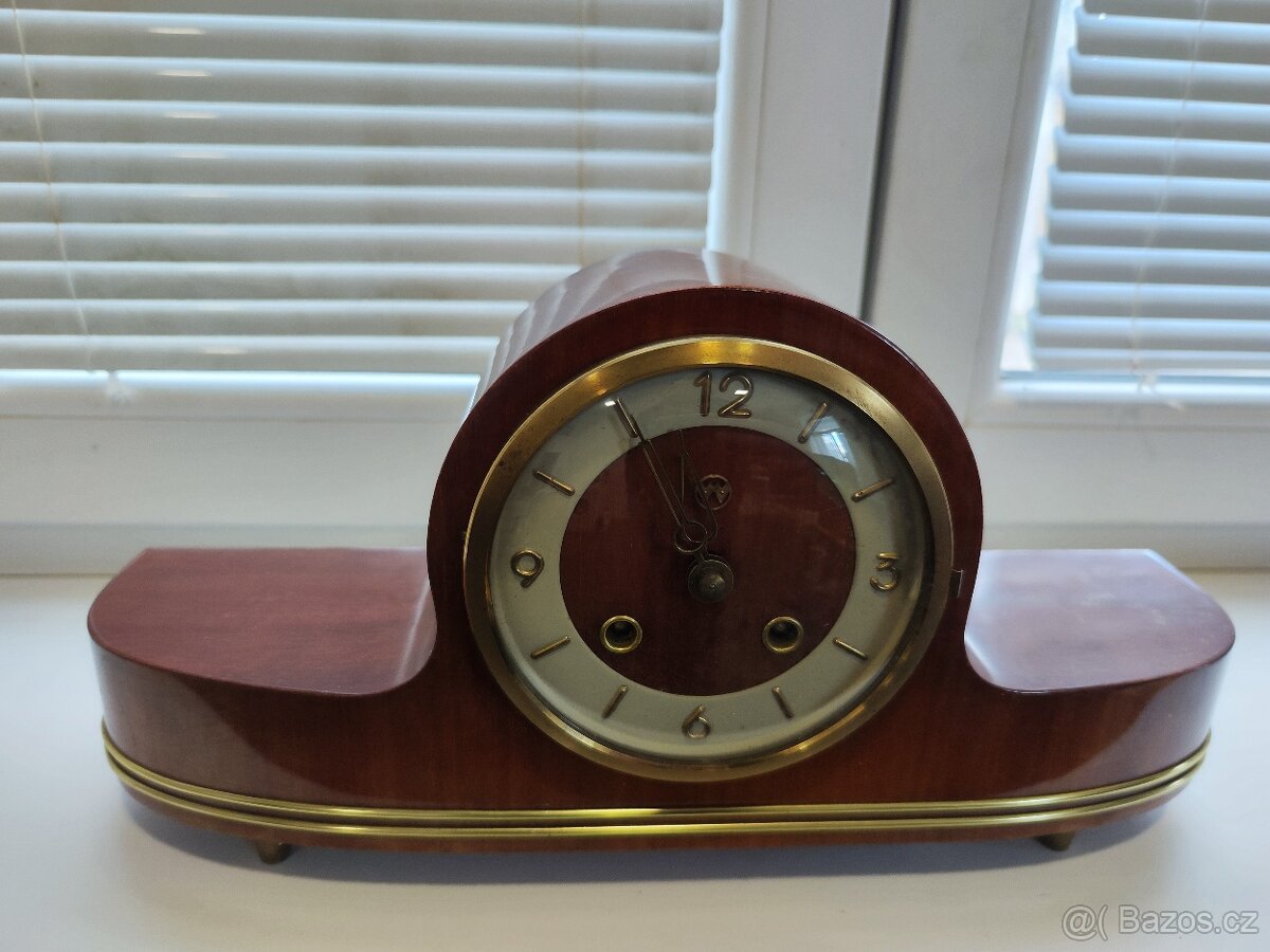 Starožitné krbové hodiny