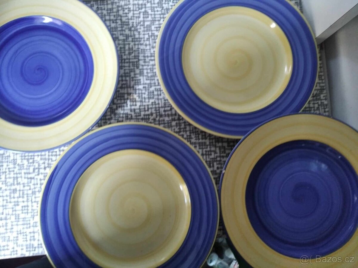 Keramické talíře barevné