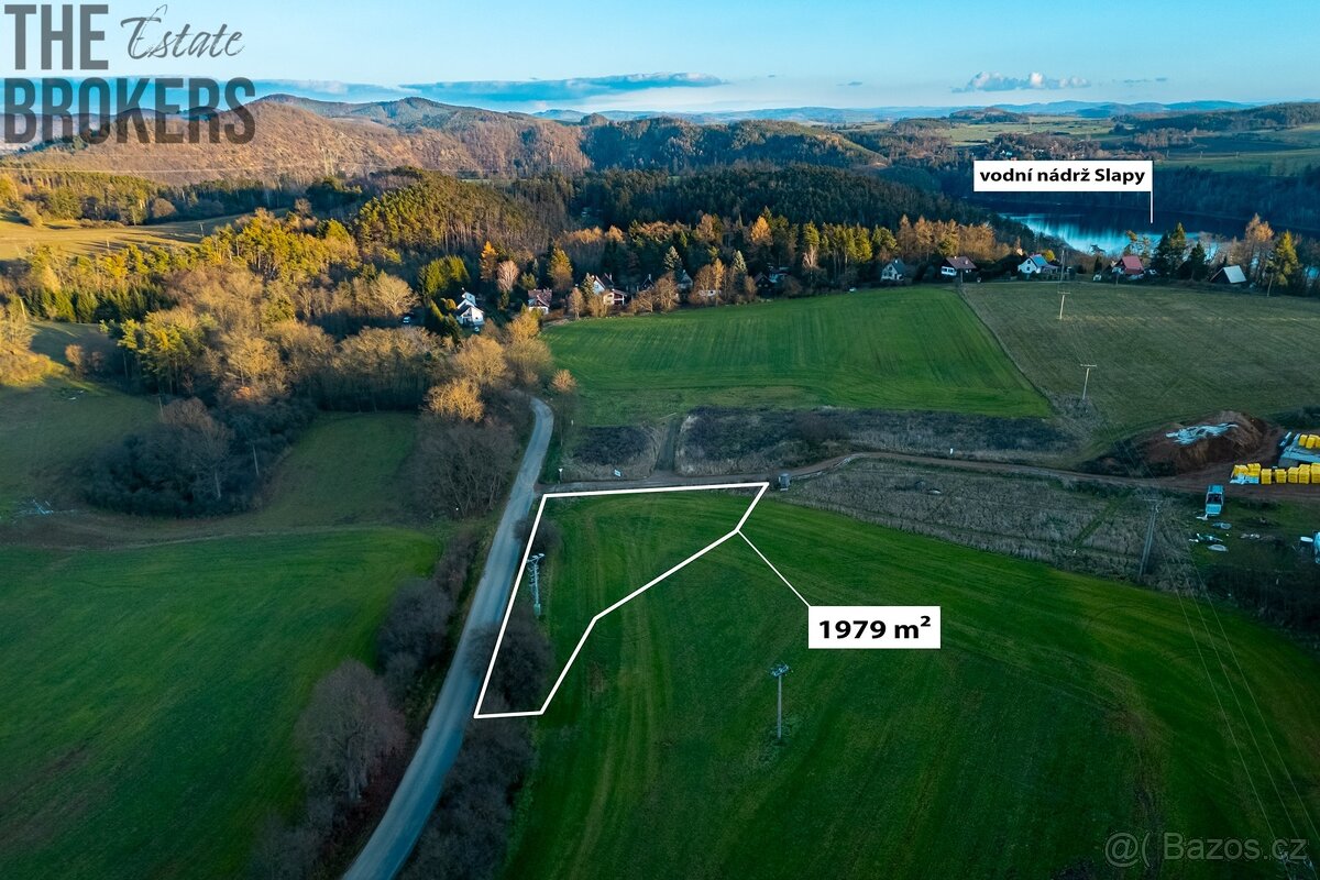 Prodej pozemku k bydlení 1979 m2