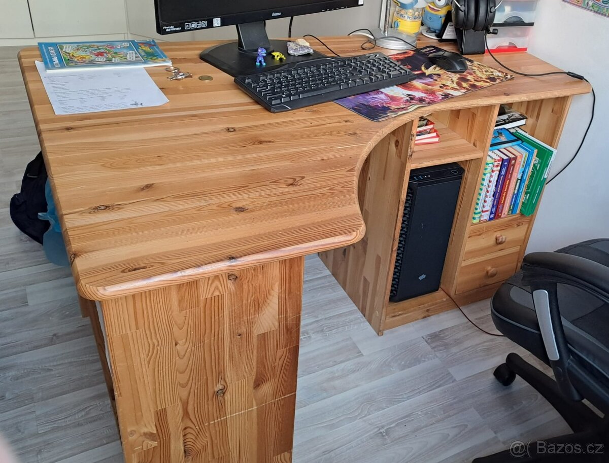 PC stůl