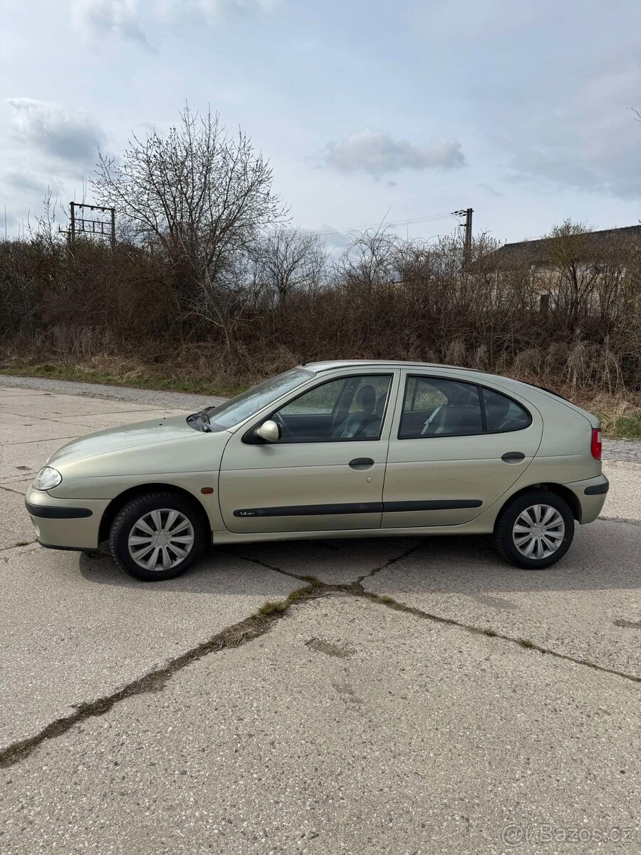 Renault Megane 1.4 16V 89 400km