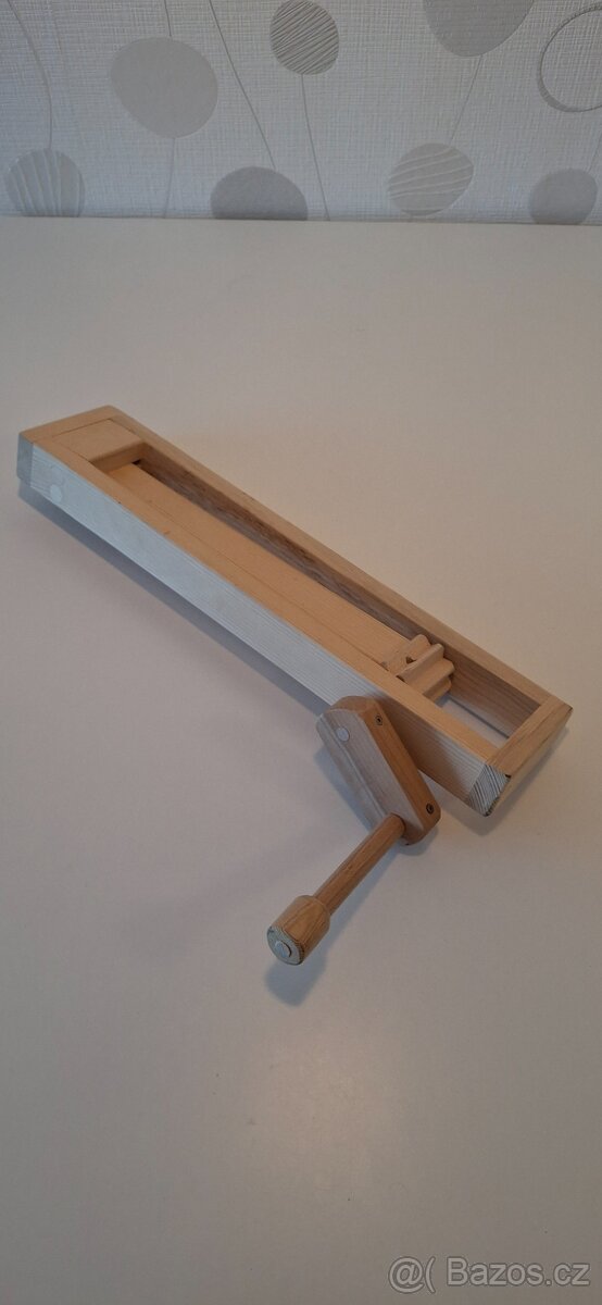 Řehtačka dřevěná velká, 45 cm