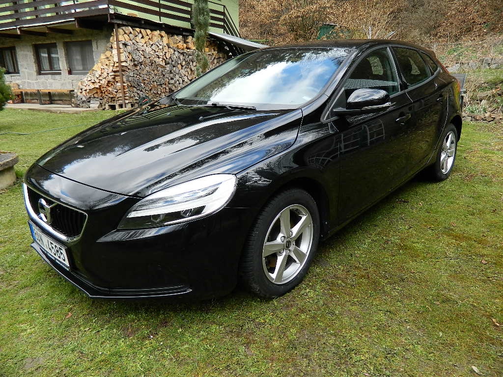 Volvo V40 T3 - 86.000 km - výborný stav