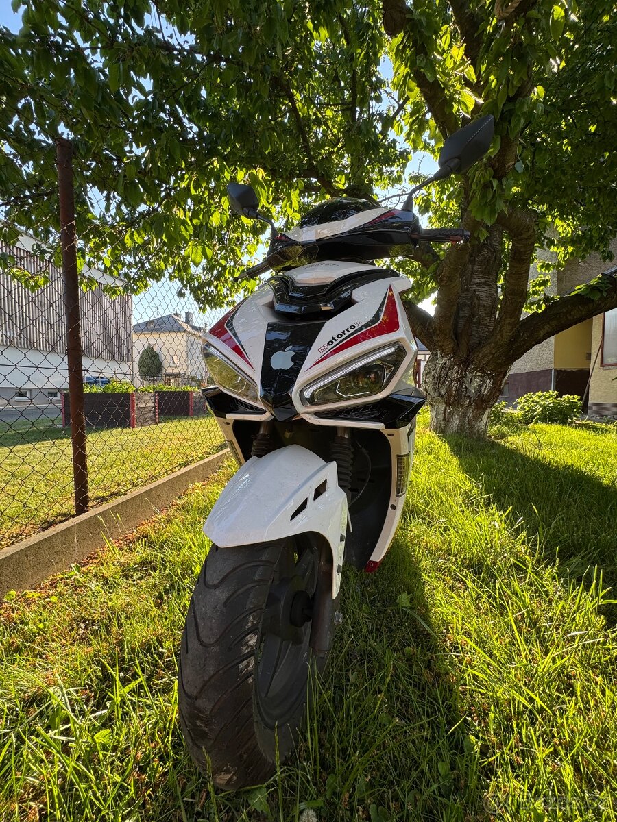 Skútr Motorro Monza 125i
