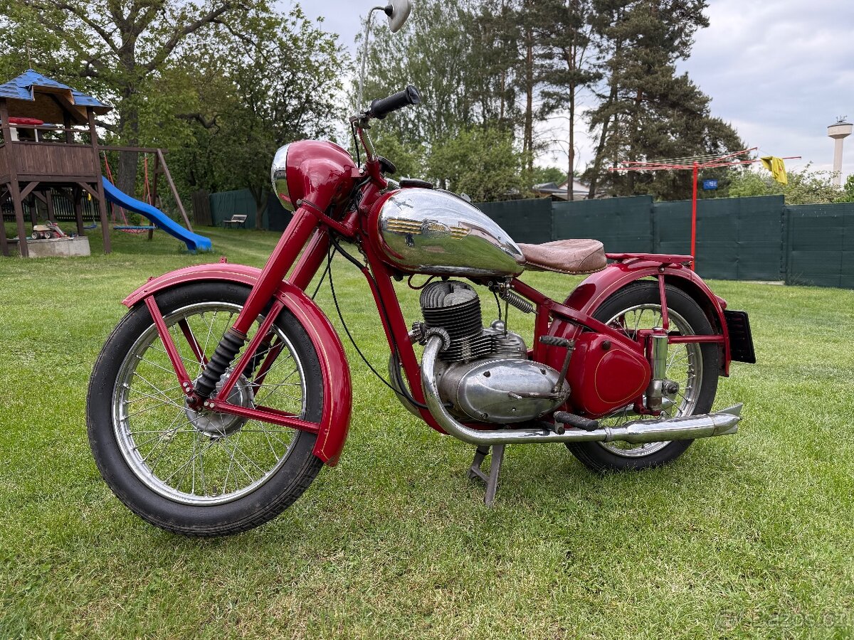 Jawa 250 Pérák s TP