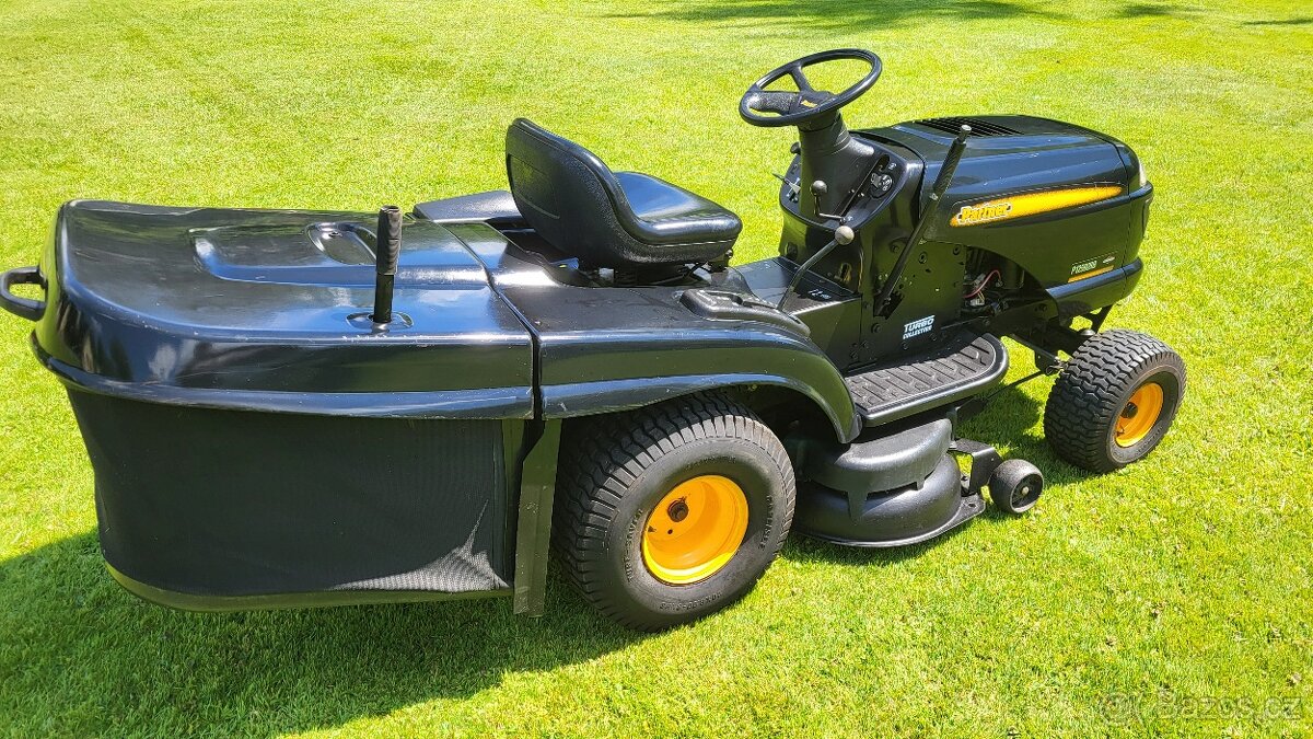 Značkový sekací zahradní traktor Husquarna Partner