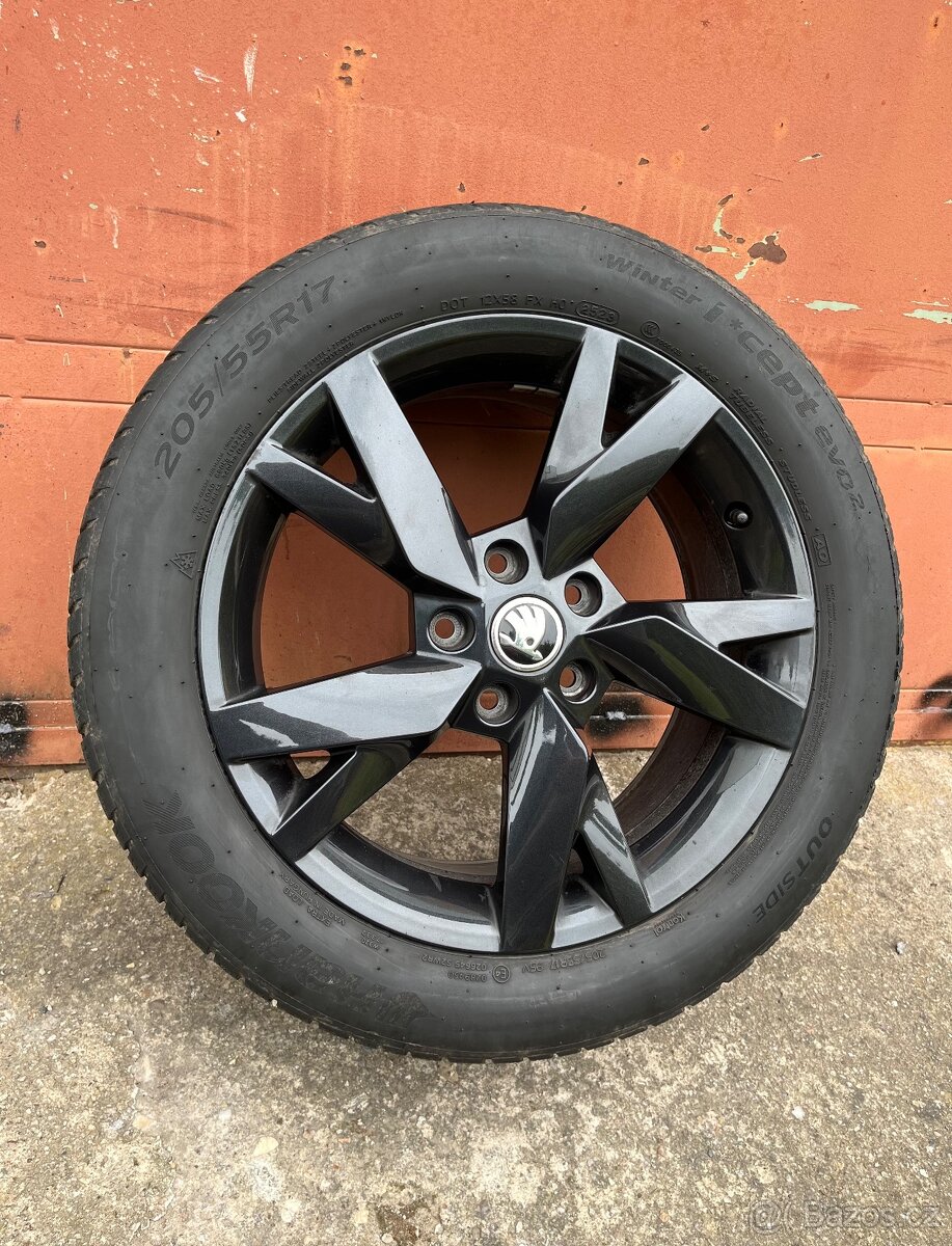 Škoda Octavia R17 pneu KO