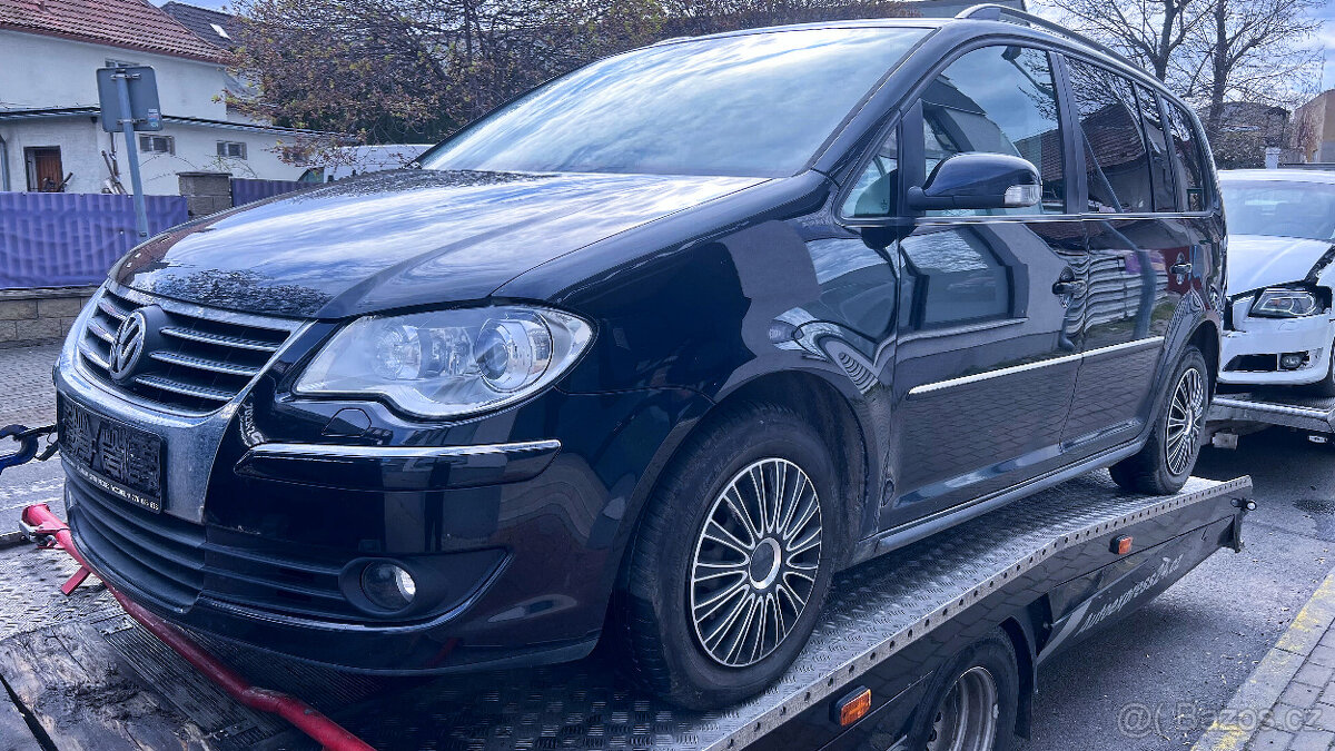 Vůz na náhradní díly VW Touran 1T2 FL 2008 BMY KRX LC9X