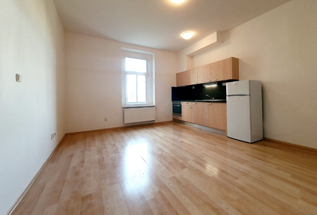 Pronájem bytu 1+kk , 32m² Vysočanské náměstí