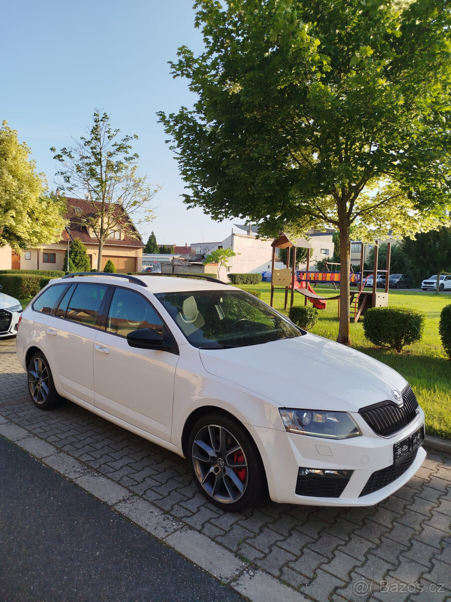 Škoda Octavia Combi 2.0 TSi RS DSG, pádla, navi, xenon