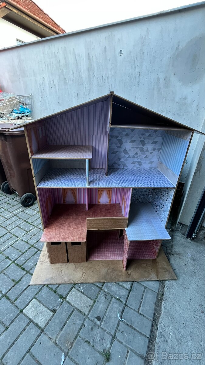 Dřevěný domeček pro panenky ⬇️ čti popis