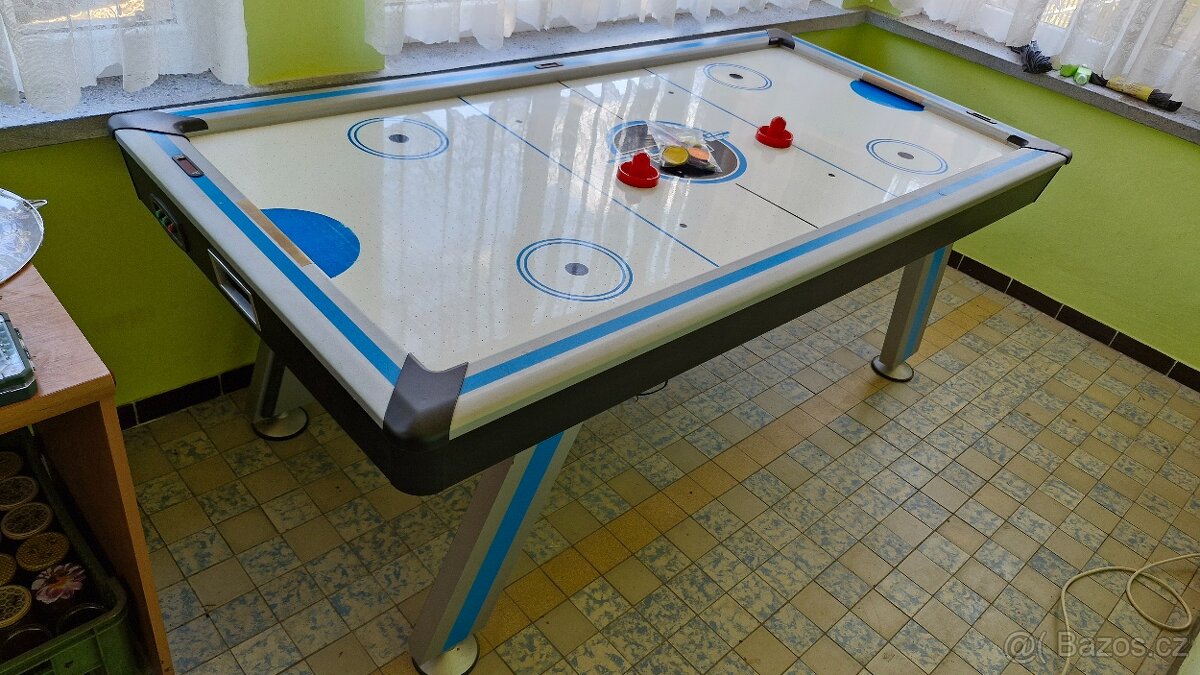 Air hockey - vzdušný hokej