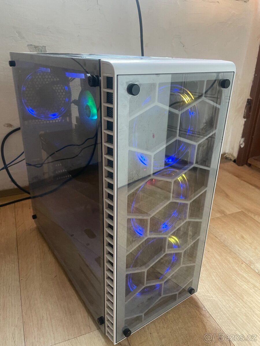 Herní PC- AMD RYZEN 5 2400G/RAM 16GB DDR4/RX 580 8GB/SSD