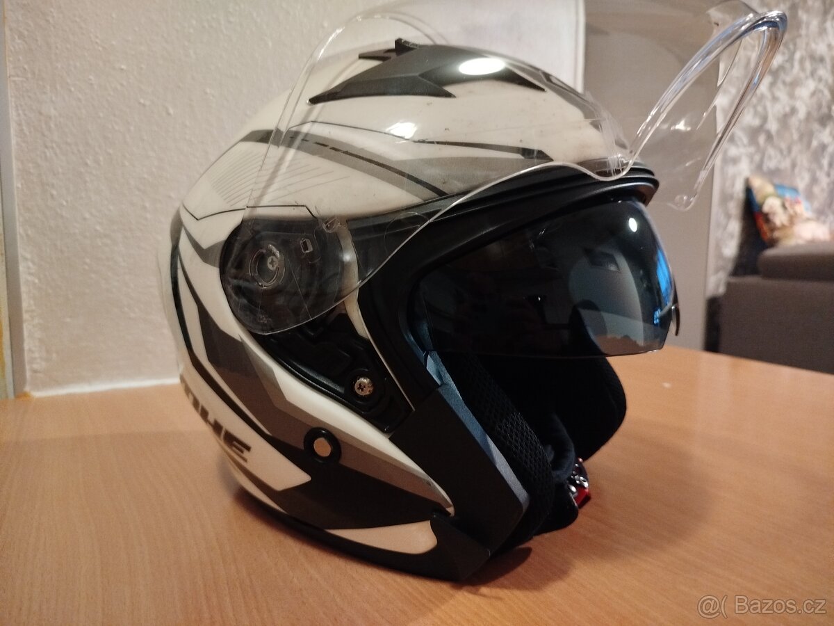 Přilba na motorku