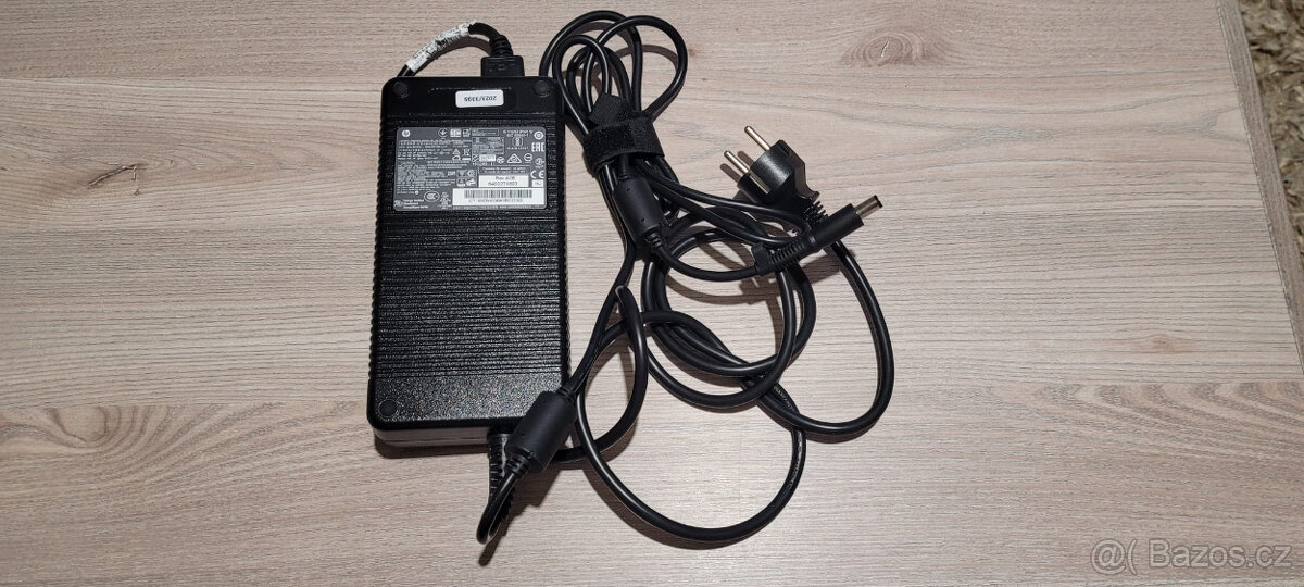 HP adaptér 230W, konektor 7,4/5mm nebo redukce 4,5/3mm