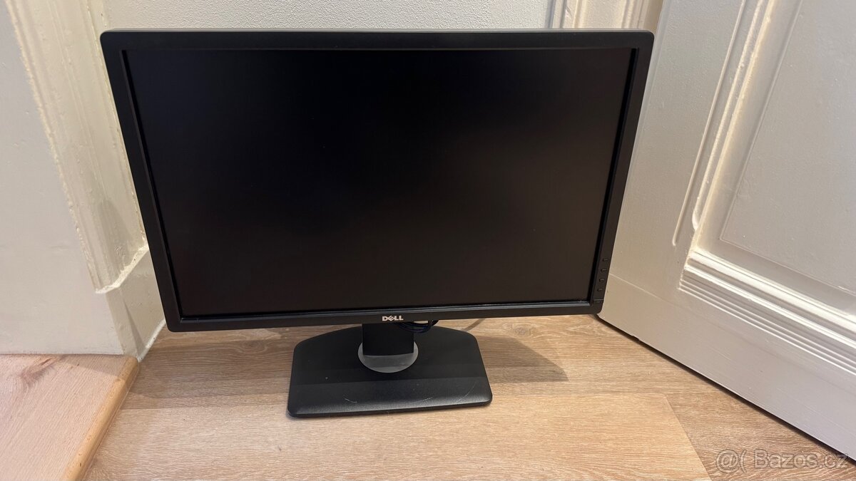 Dell U2412Mc – 24” IPS monitor (1920×1200)